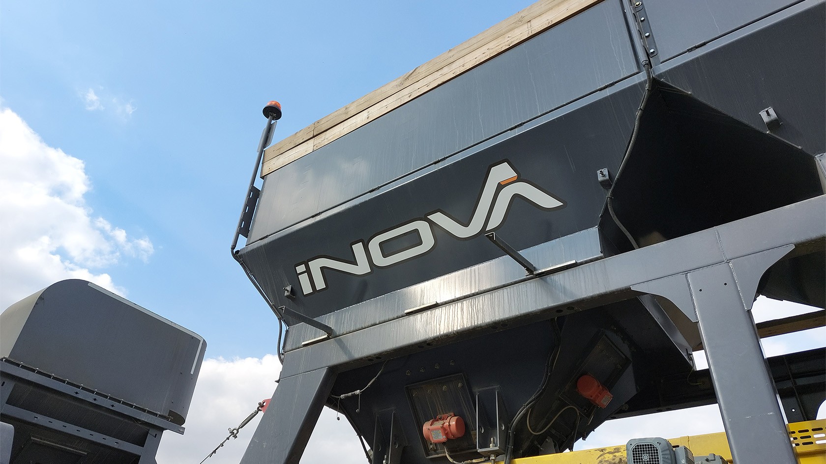 iNOVA 2000